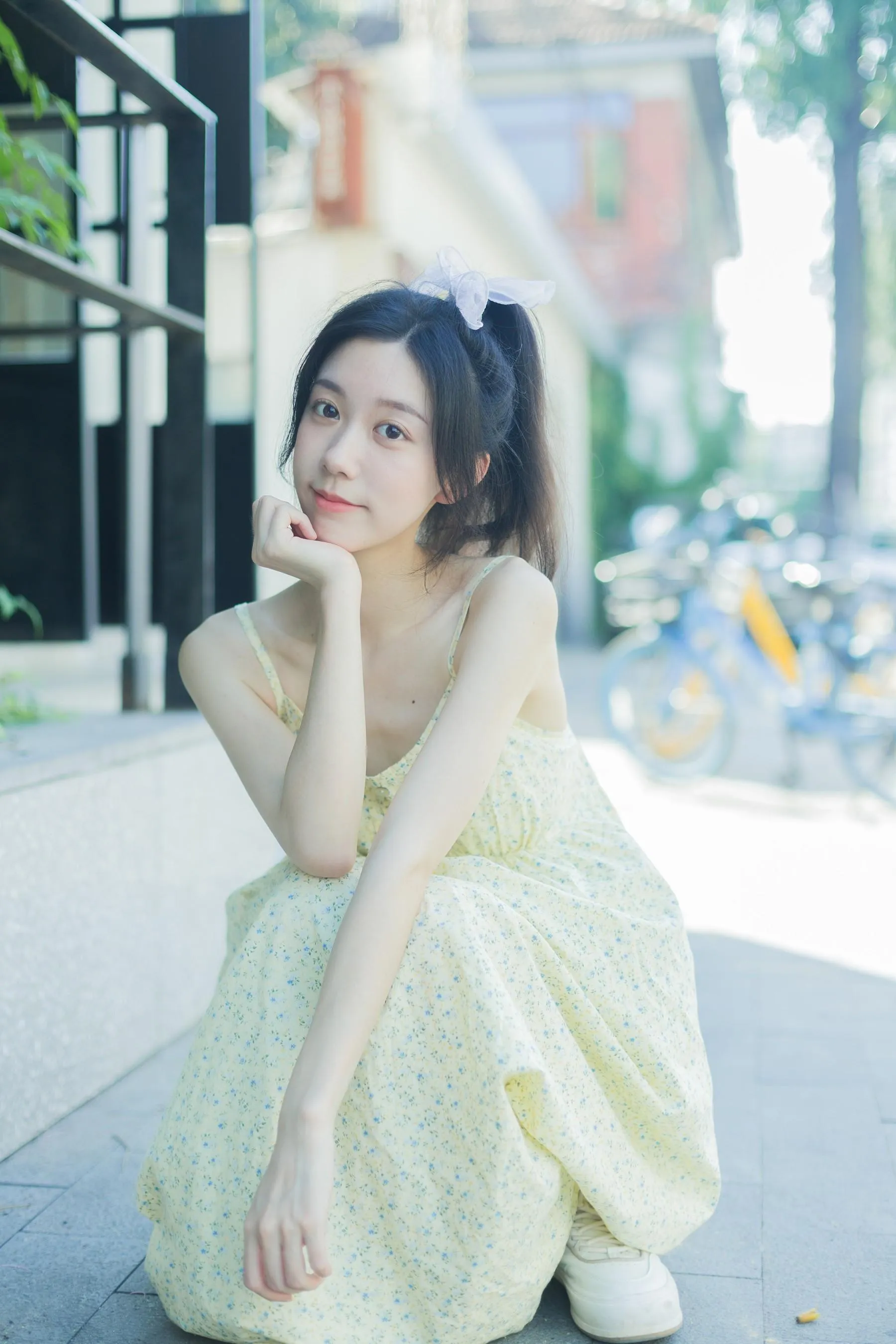 [YITUYU艺图语]2022.08.18 夏日凌霄 饲猫少女- [33P]插图1